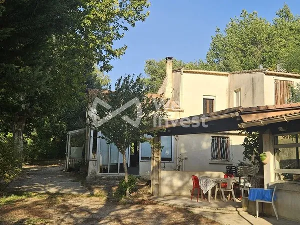 Propriété 11 pièces 177 m²