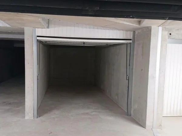 Garage / box dans une résidence privative 🚗🏠