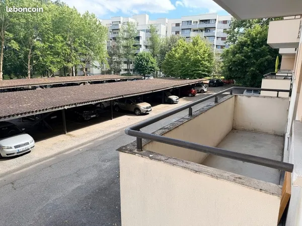 T2 avec balcon - non meuble -