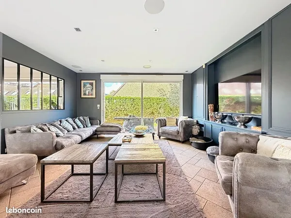 Maison 8 pièces 292 m²