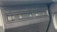 Peugeot 3008 Plug-in Hybrid 225ch Allure Pack e-EAT8 — photo 18