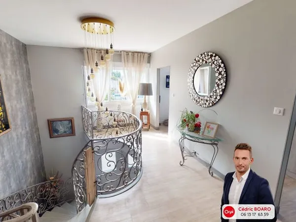 Maison 7 pièces 347 m²