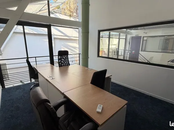 Bureau meublé 28 m² tout compris (13014)