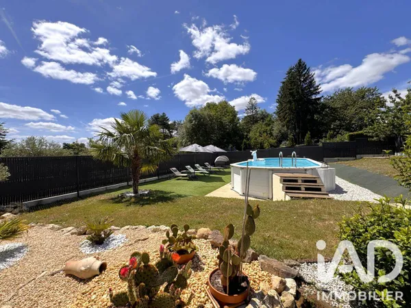 Maison 8 pièces 219 m²