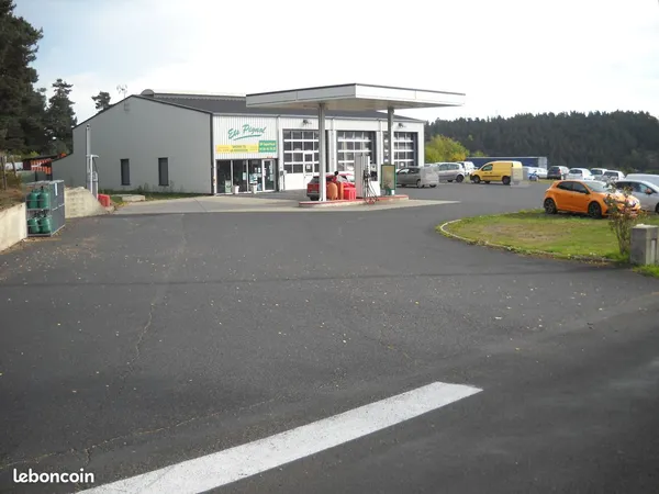 Local garage automobile