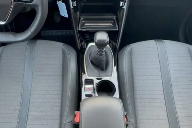 Peugeot 208 puretech 100 s&amp;s bvm6 — photo 19