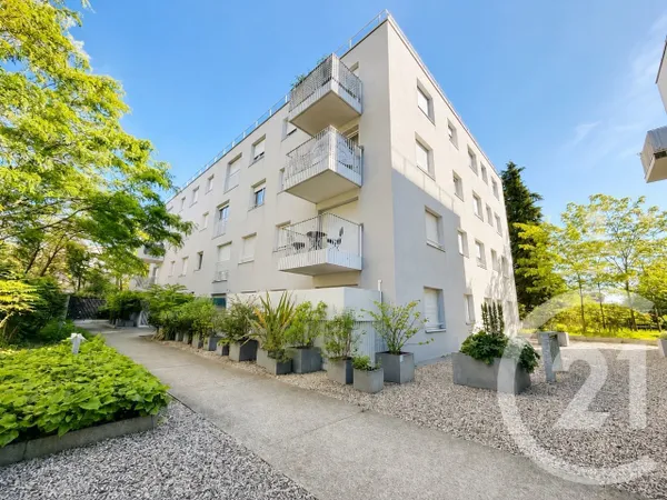 Studio 1 pièce 28 m²