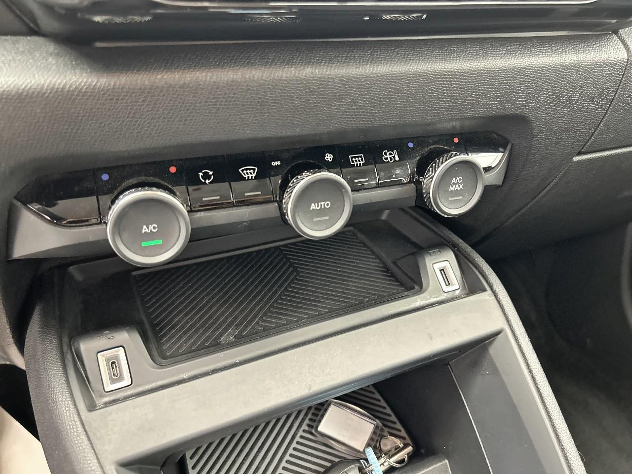 Citroën C4 puretech 130 s&s eat8 feel pack — photo 25