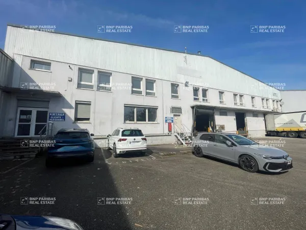 Entrepôt 5644 m²