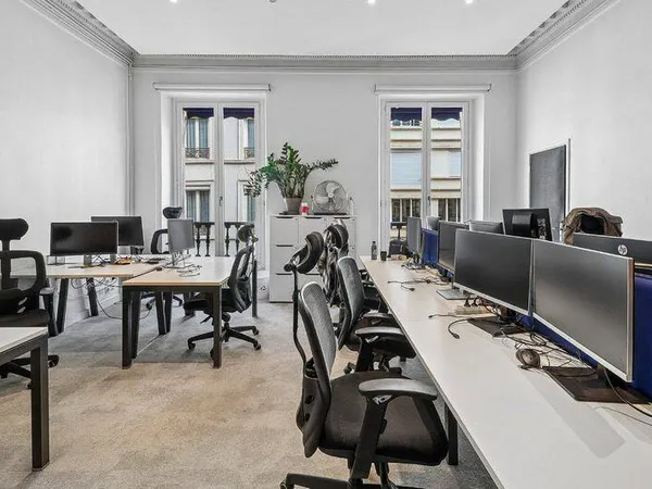 Bureau 156 m²