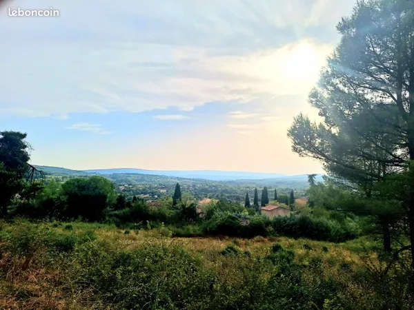 Terrain 1 030 m² Apt