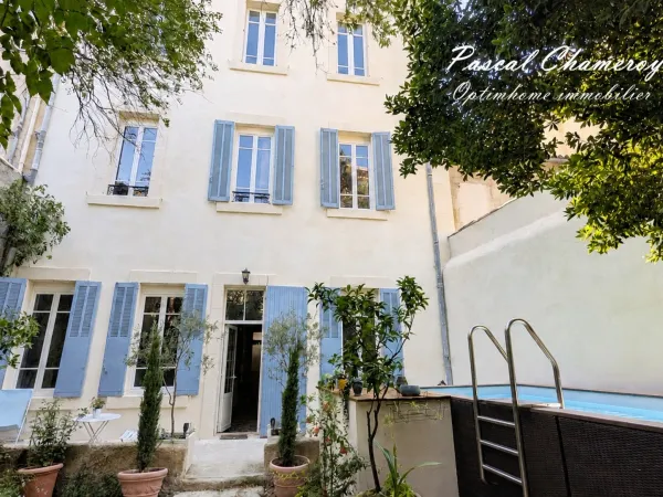 SALON-DE-PROVENCE (13) | Élégante maison de maître de 283 m² avec jardin et piscine en coeur de vill