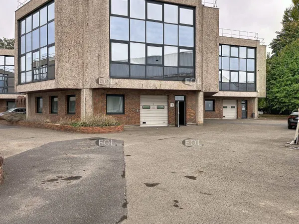 Local d'activité 235 m²