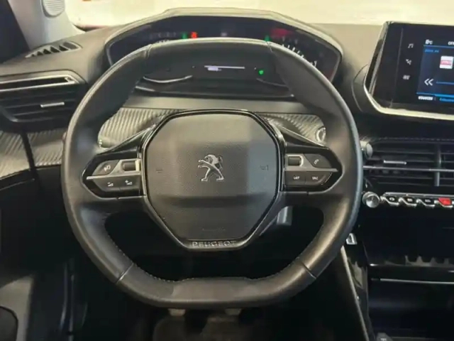 Peugeot 2008 1.2 puretech 100ch s&amp;s allure — photo 9
