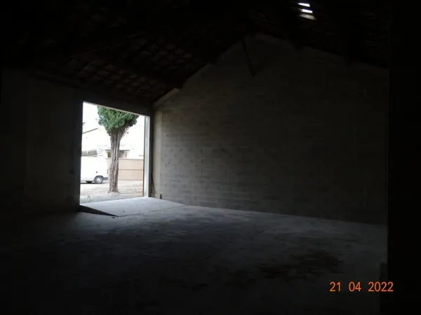 local entrepôt vide dispo 100m2 environ pres Orange Violès