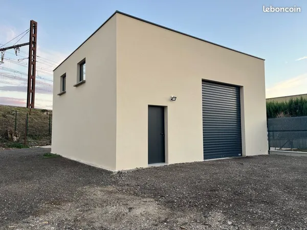 Location entrepôt 80 m2 + terrain 300m2