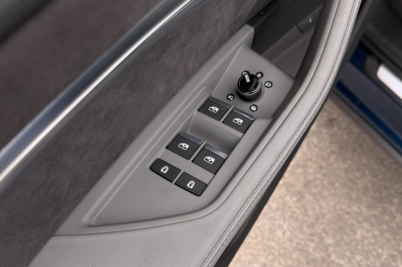 Audi e-tron — photo 24