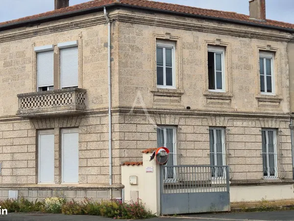 Local 184 m² ROCHEFORT