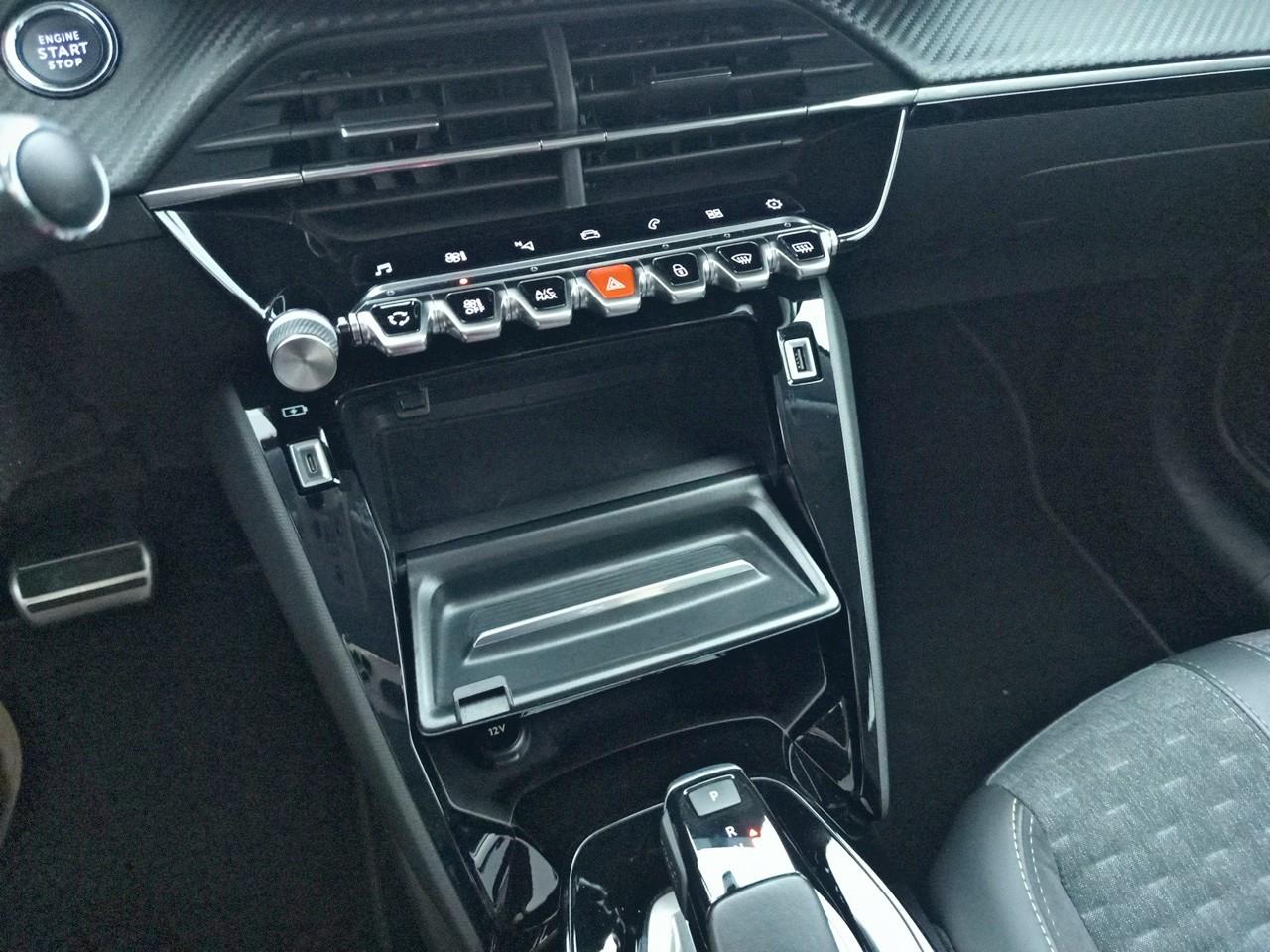 Peugeot 208 puretech 100 s&s eat8 roadtrip — photo 17