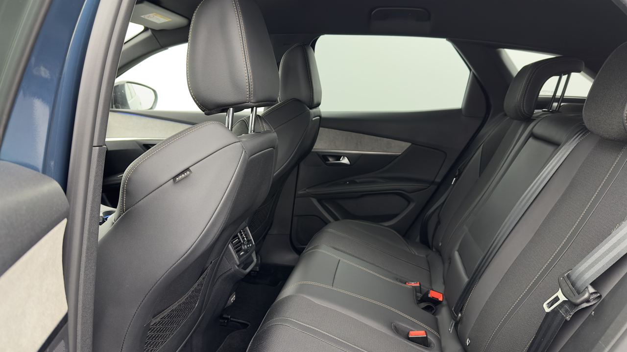 Peugeot 3008 Hybrid 225 e-EAT8 — photo 32