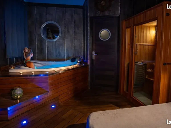 Appartement 30 m² avec sauna et baignoire balnéo - Croix-Rousse Lyon 4