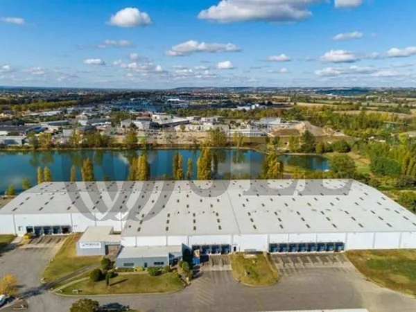 Entrepôt 6234 m²
