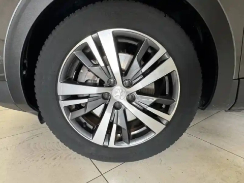 Peugeot 3008 hybrid 225 e-eat8