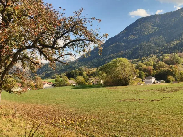 TERRAIN À FORT POTENTIEL - 10 961 M² DONT 6 596 M² CONSTRUCTIBLES