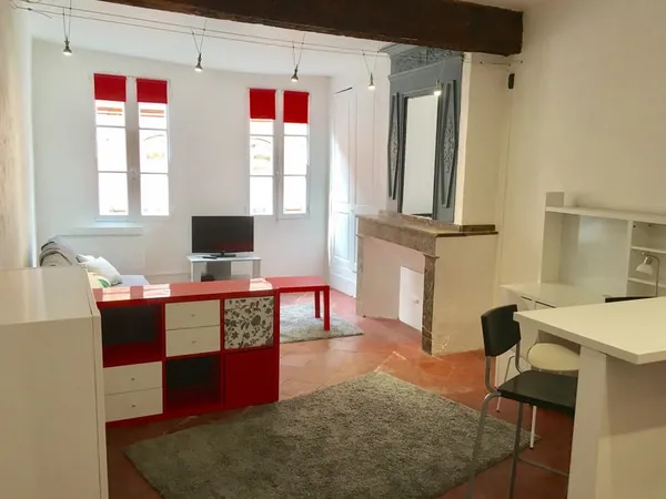 T1/studio tout meublé centre ville 30m2 carmes