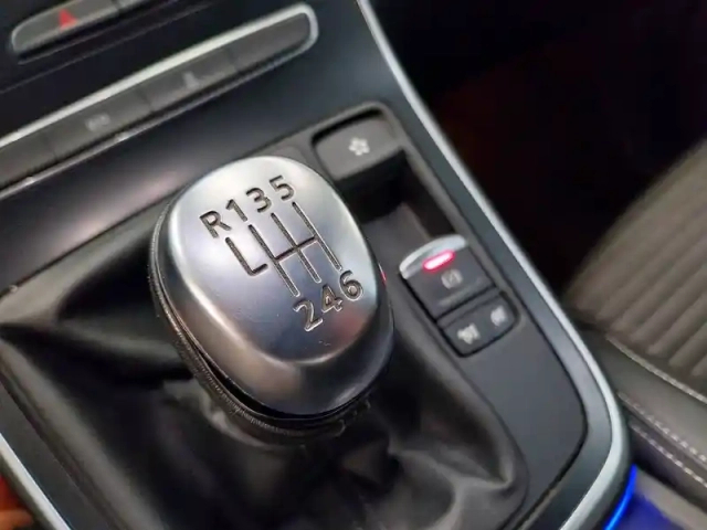 Renault Scenic blue dci 150 — photo 27