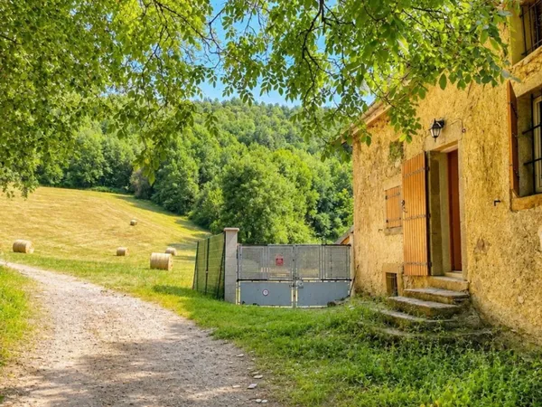 Maison familiale dans un hameau isolé - Calme et nature garantis
