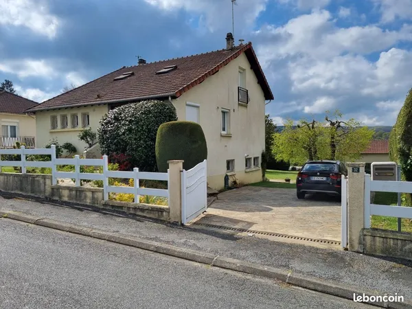 Propriété familiale avec piscine