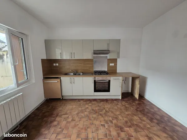 Maison 3 pièces - 82m² - avec parking