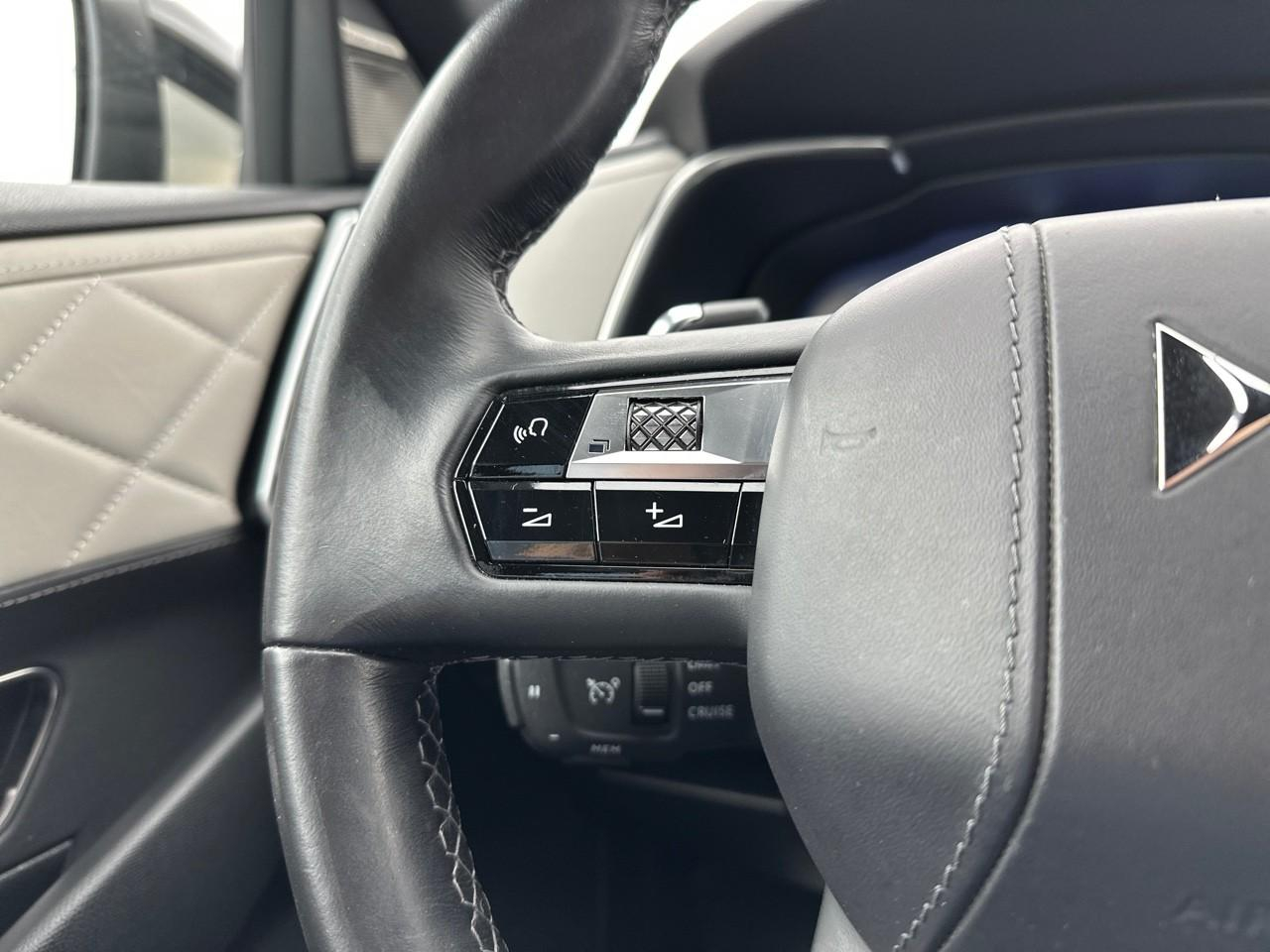 Ds Ds 7 crossback crossback hybride e-tense 225 eat8 ligne noire — photo 16