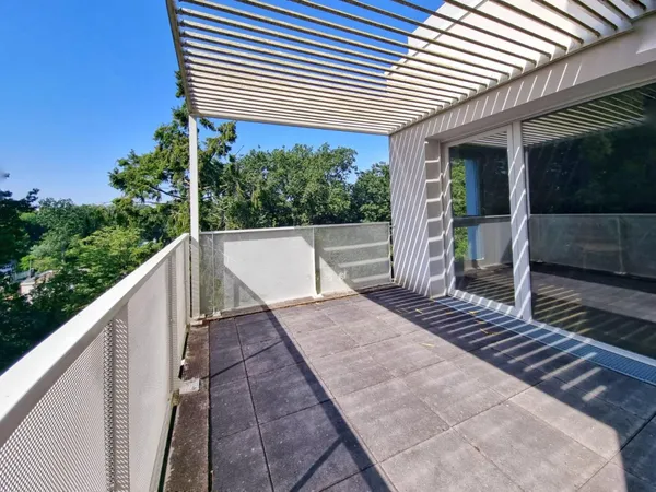 Procé T4 lumineux avec terrasse, 2 stationnements