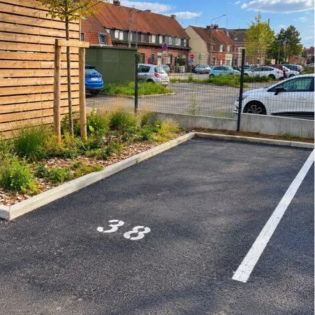 Place de parking n°38 + box - accès sécurisé - Linselles - Disponible immédiatement