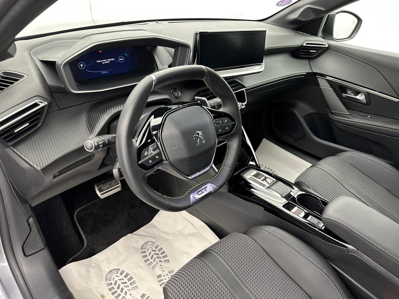 Peugeot 208 puretech 100 s&s eat8 gt — photo 8