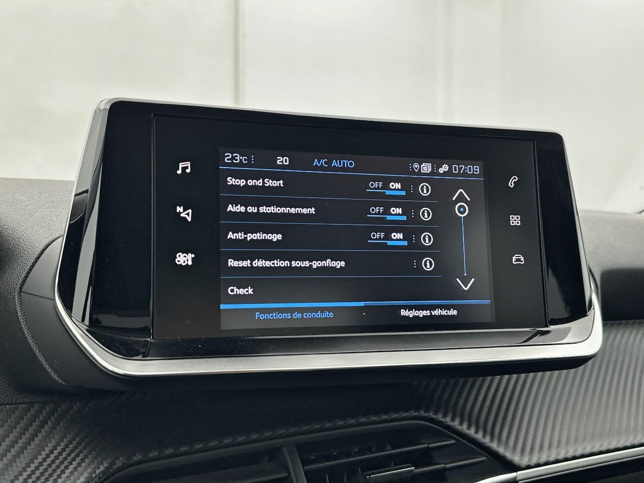 Peugeot 2008 puretech 100 s&s bvm6 style — photo 25