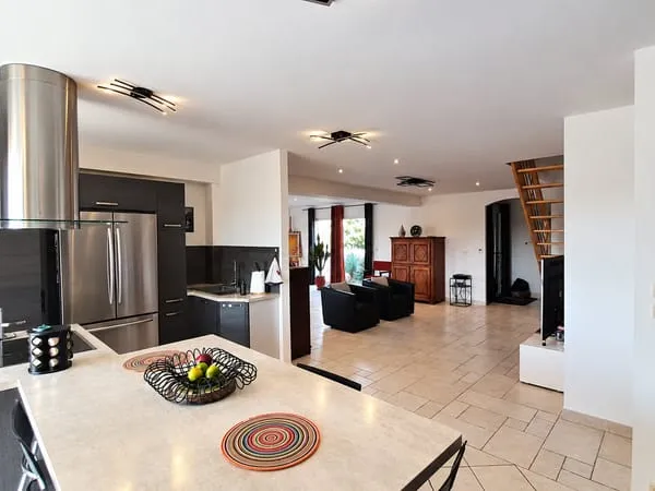 Maison 9 pièce(s) 230 m2