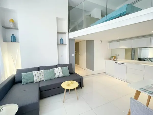 Villefranche-sur-Mer à vendre, charmant appartement meublé.