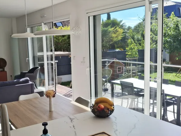 Maison récente/moderne - Bords de Marne - 150 m2 - RER A