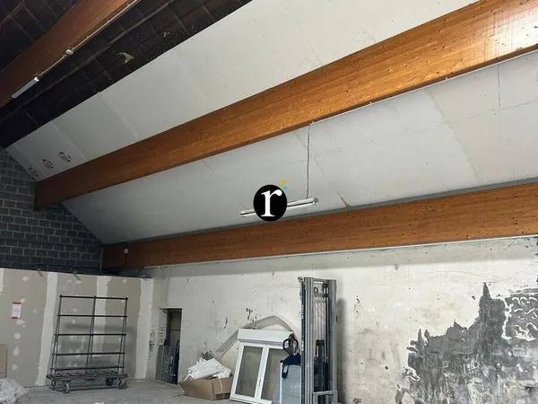 Local d'activité 307 m²