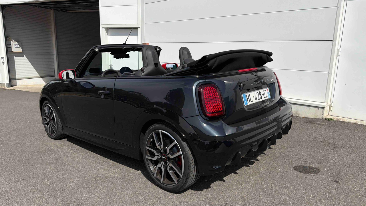 Mini Cooper Cabriolet JCW 231 ch DKG7 — photo 38
