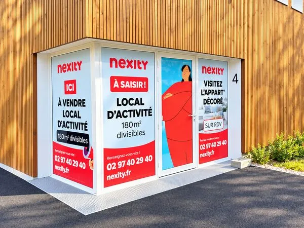 À VENDRE - Local commercial de 181 m² avec 6 parkings - Saint-Erblon