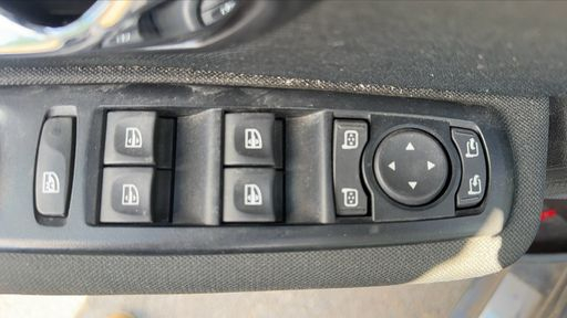 Renault Megane 1.2 TCe 115 - Limited – 2015 – 104500 km – Essence – Boîte Manuelle — photo 4