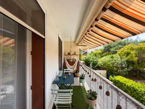 Très bel appartement 4 pièces entièrement rénovée avec balcon et parking sécurisée à vendre à Septèm