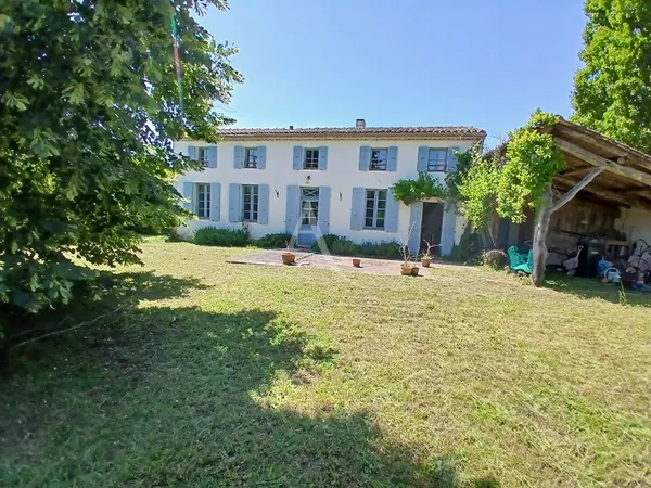 Maison avec jardin