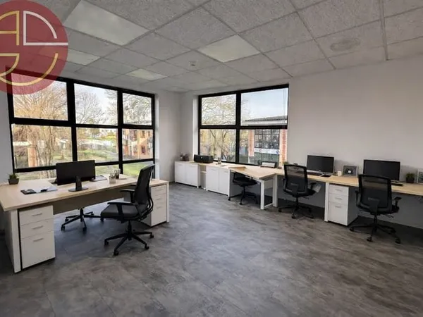 Bureau 145 m²