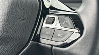 Peugeot 208 1.2 PureTech 100ch S&S Style 118g — photo 18