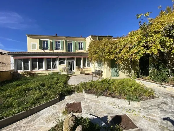 Maison de ville 7 pièces 220 m²